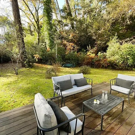 Villa Spacieuse Avec Jacuzzi Et Piscine Chauffée à Hossegor - Fr-1-413-261 *