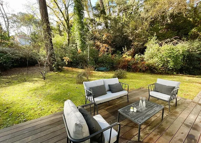 Villa Spacieuse Avec Jacuzzi Et Piscine Chauffée à Hossegor - Fr-1-413-261 *