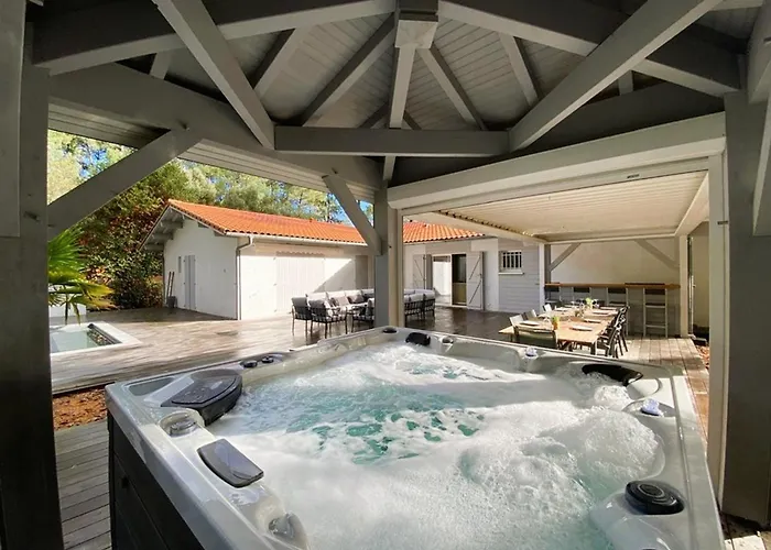 Villa Spacieuse Avec Jacuzzi Et Piscine Chauffée à Hossegor - Fr-1-413-261 Soorts-Hossegor