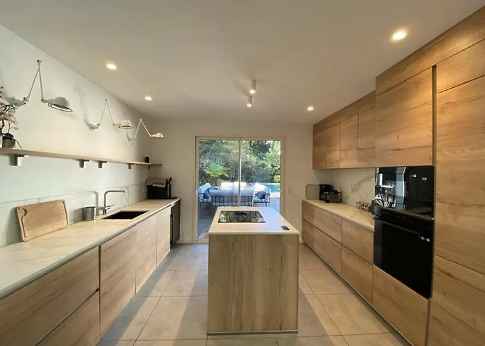 Villa Spacieuse Avec Jacuzzi Et Piscine Chauffee A Hossegor - Fr-1-413-261